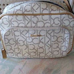 Cross body Calvin Klein purse